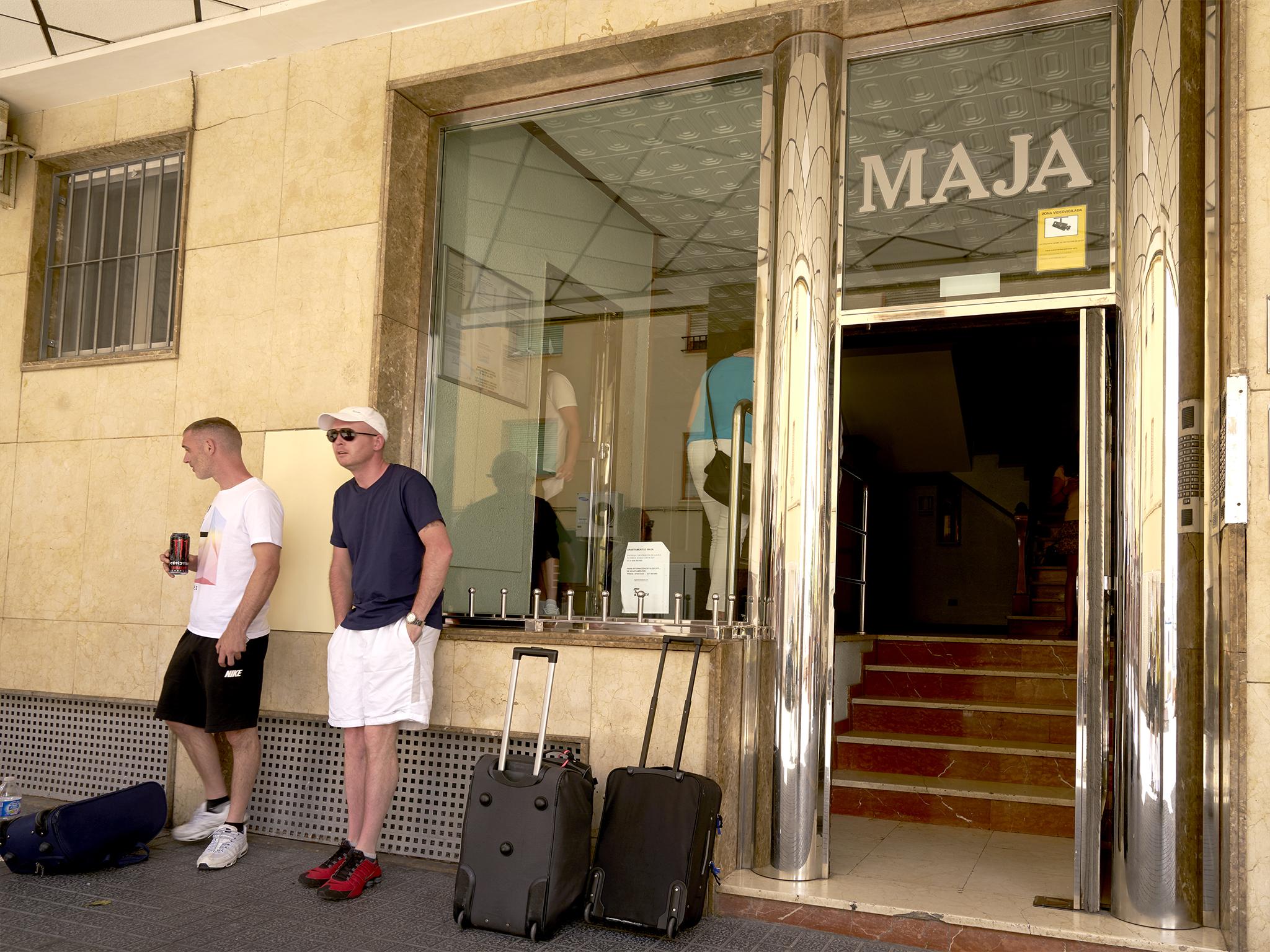 Apartamentos Maja Benidorm Bagian luar foto